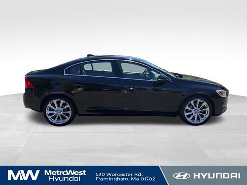 Onyx Black Metallic 2017 Volvo S60 Inscription T5 Platinum