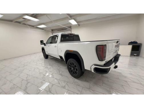 2025 GMC Sierra 2500 AT4