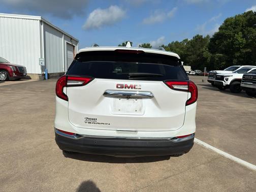 2022 GMC Terrain SLT