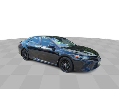 2020 Toyota Camry SE Nightshade