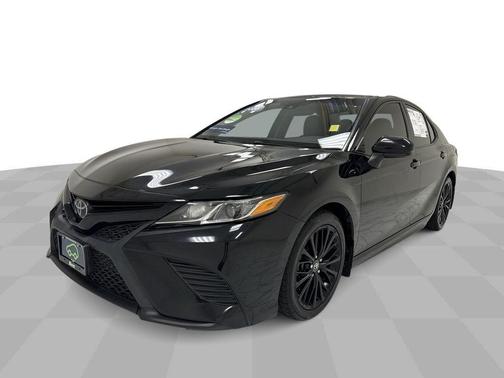 2020 Toyota Camry SE Nightshade