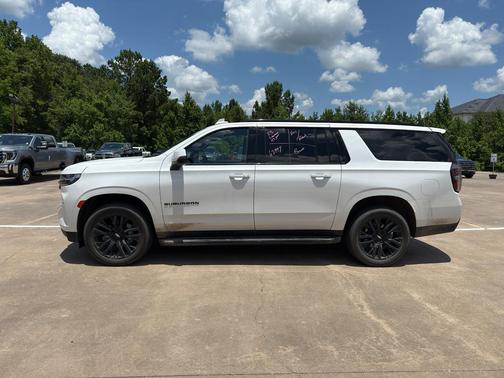 2023 Chevrolet Suburban RST