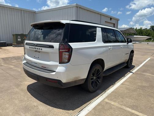 2023 Chevrolet Suburban RST