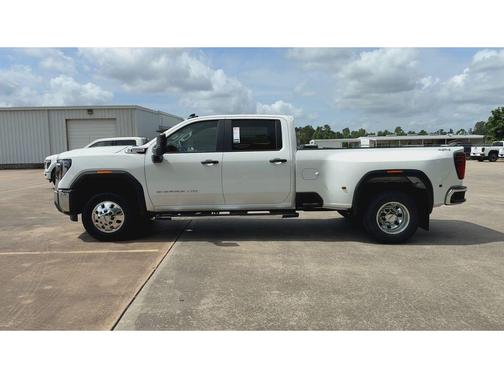 2025 GMC Sierra 3500 Pro