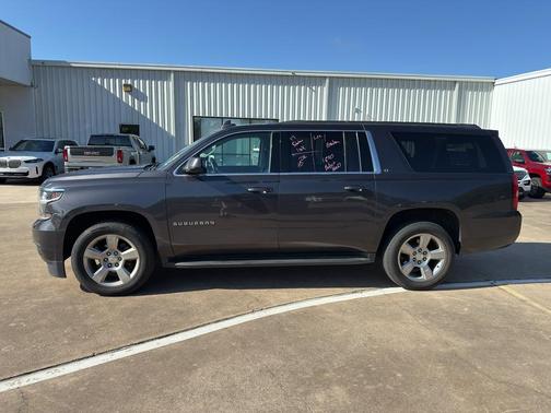 2017 Chevrolet Suburban LT