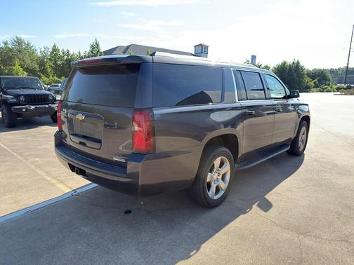 2017 Chevrolet Suburban LT