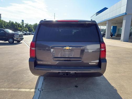 2017 Chevrolet Suburban LT