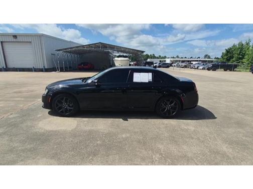 2022 Chrysler 300 Touring L