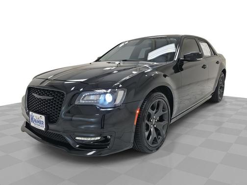 2022 Chrysler 300 Touring L