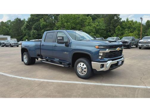 2025 Chevrolet Silverado 3500 LT