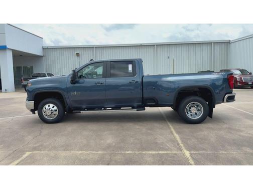 2025 Chevrolet Silverado 3500 LT