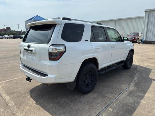 2022 Toyota 4Runner SR5