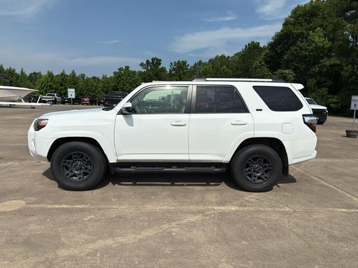 2022 Toyota 4Runner SR5