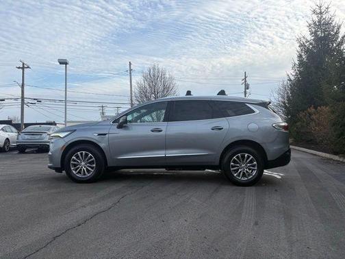 2023 Buick Enclave Essence FWD