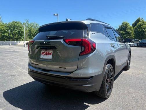 Sterling Metallic 2023 GMC Terrain SLT