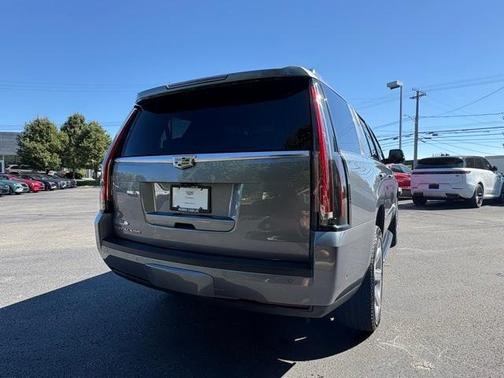 2020 Cadillac Escalade Luxury