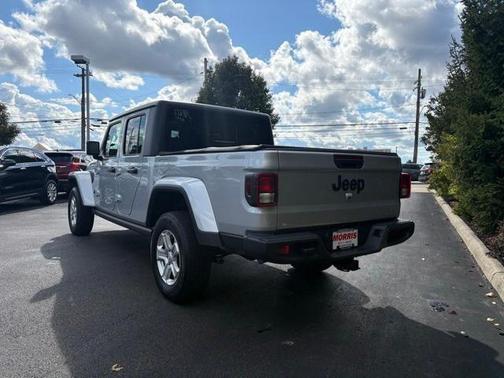2022 Jeep Gladiator Sport S