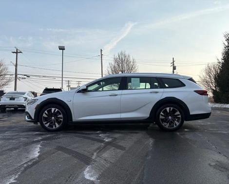 2019 Buick Regal TourX AWD Essence