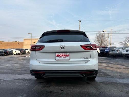 2019 Buick Regal TourX AWD Essence