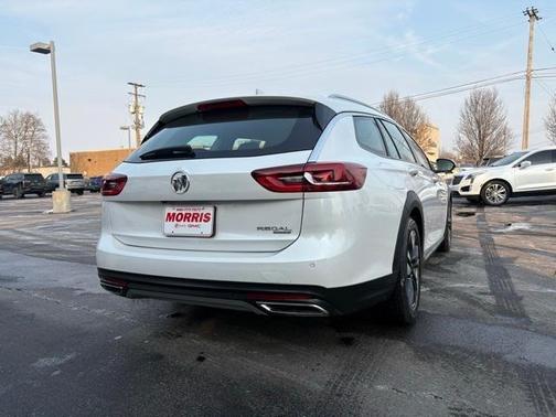 2019 Buick Regal TourX AWD Essence