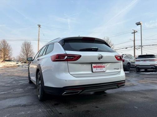 2019 Buick Regal TourX AWD Essence