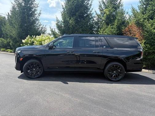 2023 Cadillac Escalade ESV Sport