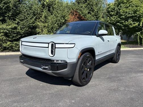 2023 Rivian R1S Adventure