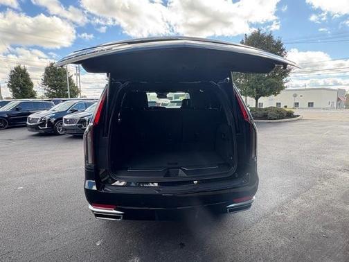 2022 Cadillac Escalade Luxury