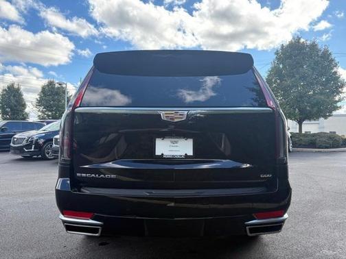 2022 Cadillac Escalade Luxury