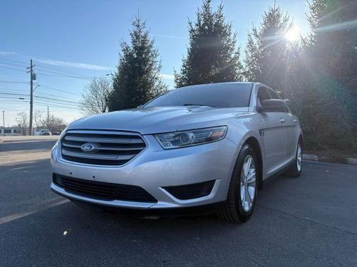 2016 Ford Taurus SE