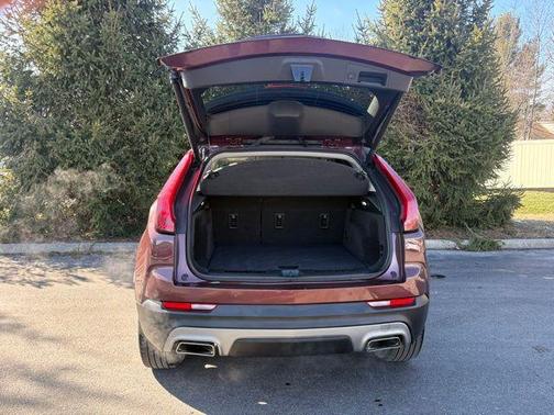 2023 Cadillac XT4 Premium Luxury