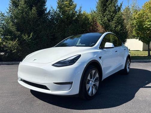 2023 Tesla Model Y Long Range Dual Motor All-Wheel Drive
