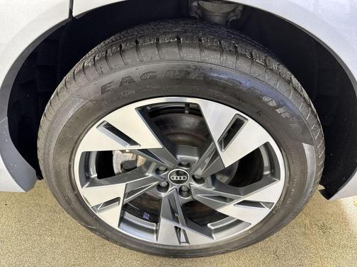 2021 Audi e-tron Premium