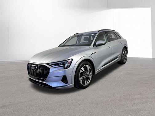 2021 Audi e-tron Premium