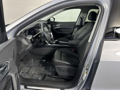 2021 Audi e-tron Premium