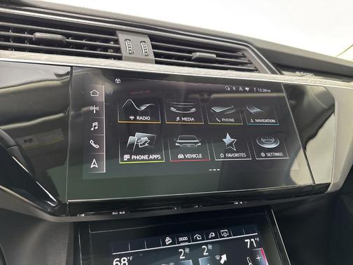 2021 Audi e-tron Premium