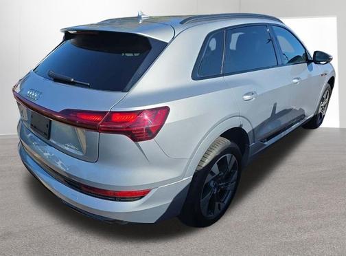 2021 Audi e-tron Premium