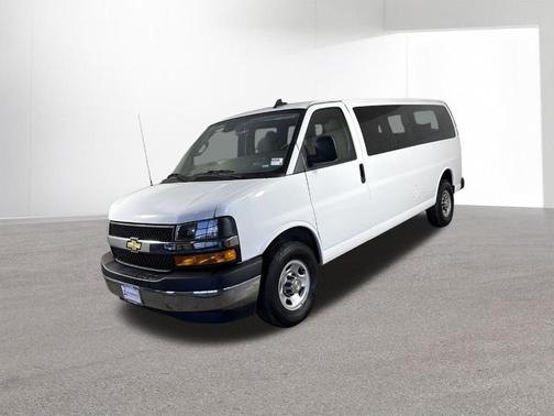 2024 Chevrolet Express 3500 LT