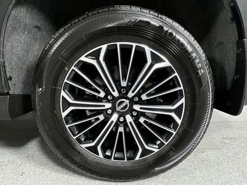 2025 Nissan Armada Platinum