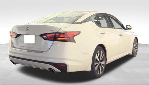 2022 Nissan Altima 2.5 SL