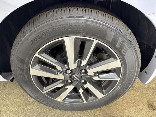 2025 Nissan Versa 1.6 SV