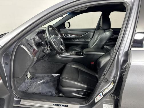 2019 INFINITI Q70 3.7X LUXE