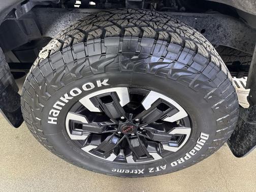 Glacier White 2022 Nissan Frontier PRO-4X