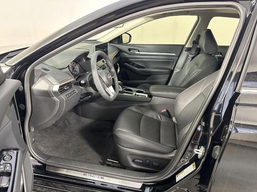 2025 Nissan Altima SL