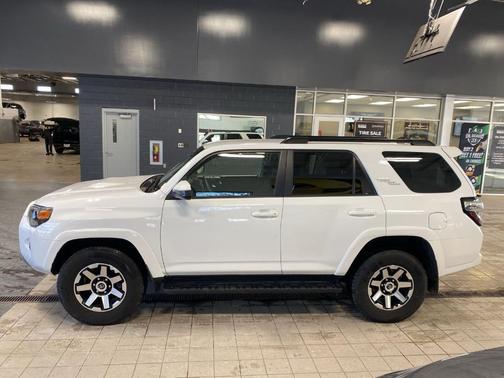 2024 Toyota 4Runner TRD Off Road