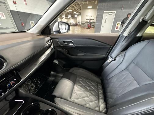 Champagne Silver 2023 Nissan Rogue Platinum