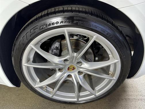 2018 Porsche 718 Cayman Base