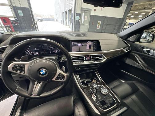 Black Sapphire Metallic 2021 BMW X5 M50i