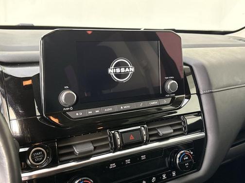 Black 2024 Nissan Pathfinder SV