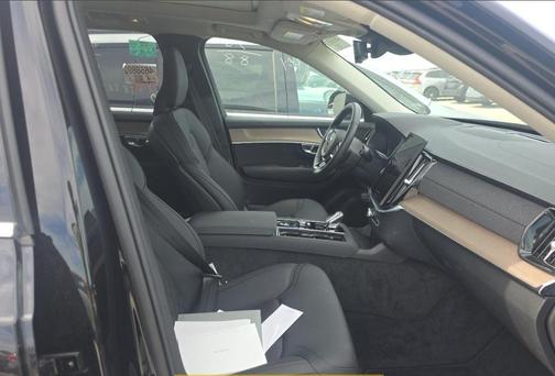 2025 Volvo XC90 B6 Plus 7-Seater